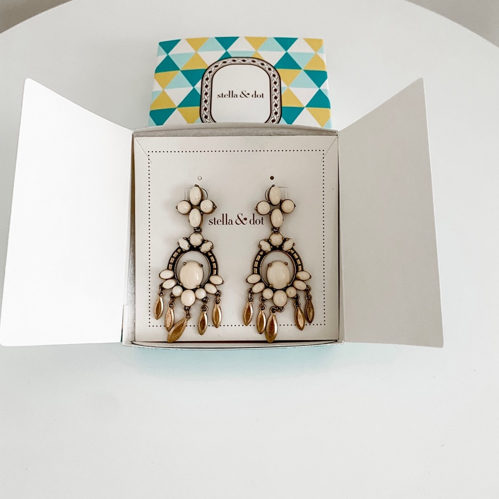 Stella & Dot Havana Chandelier Earrings cream and gold stone - Picture 6 of 10